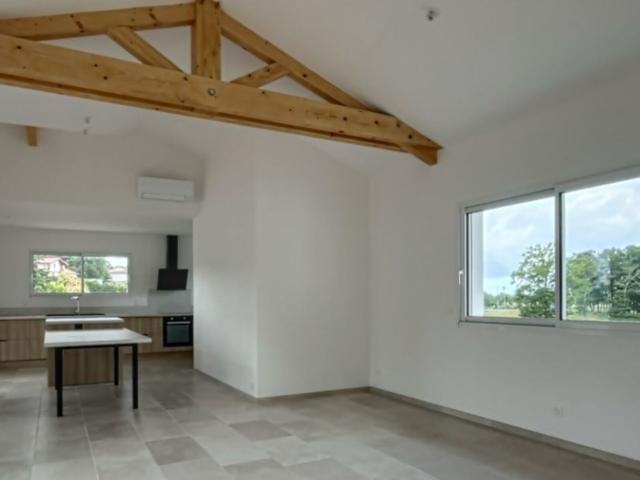Maison à louer 4 pièces 118 m