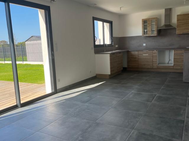 Maison à louer 4 pièces 121 m