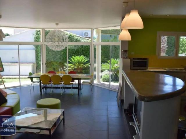 Maison à louer 4 pièces 140.03m²