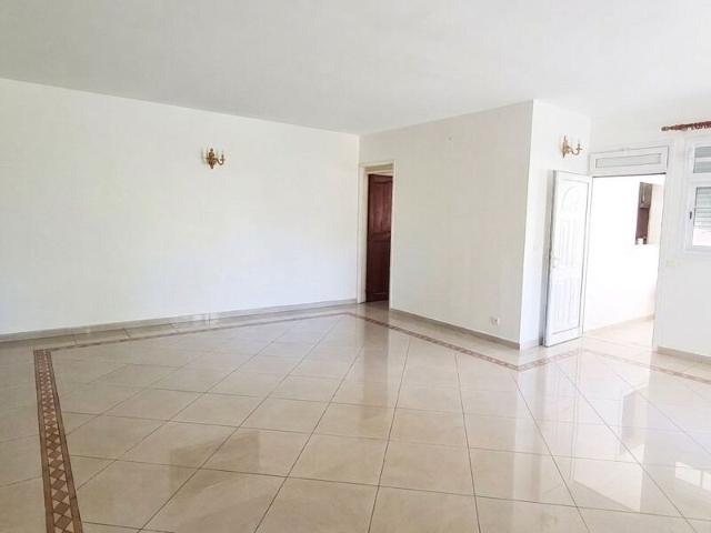 Maison à louer 4 pièces • 180,50 m2 Lamentin