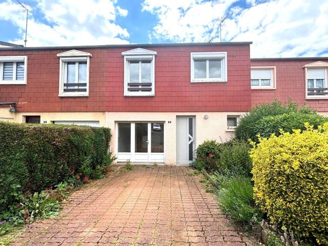 Location maison, m² T 4 à Condé sur Sarthe, 720 €