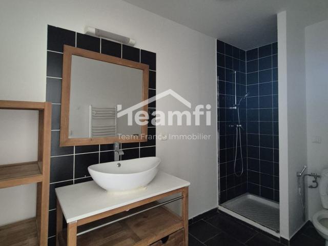 Maison à louer, 4 pièces Thiers 63300