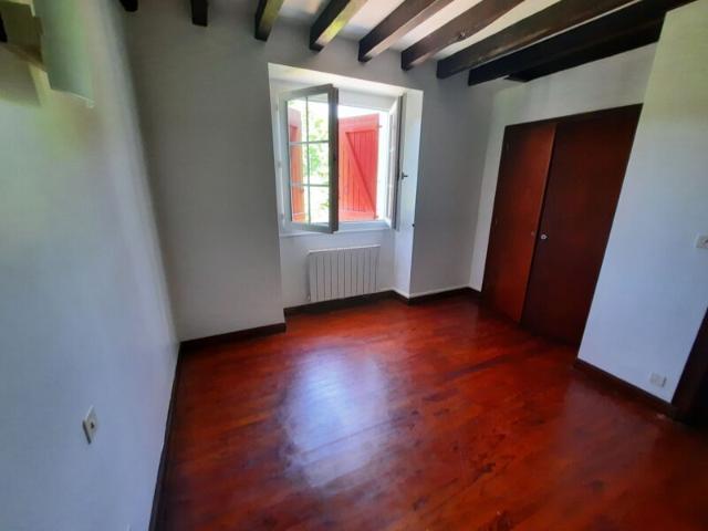 Maison à louer 4 pièces • Hasparren