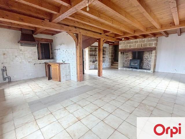 Maison à louer 4 pièces • Lissac sur Couze