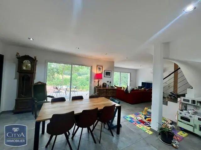Maison à louer 5 pièces 143.6m²