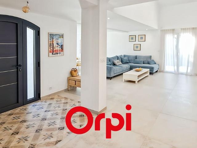 Maison à louer 5 pièces • 180,01 m2 Bandol