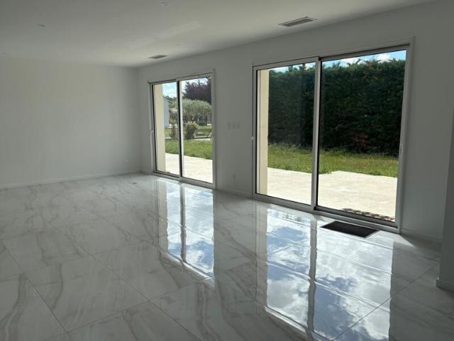 Maison à louer 5 pièces • 217,35 m2 Saint André de Cubzac
