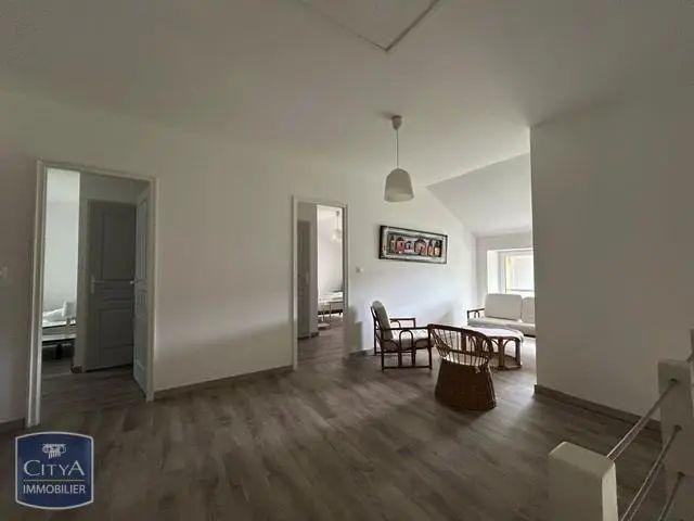 Maison à louer 6 pièces 188.68m²