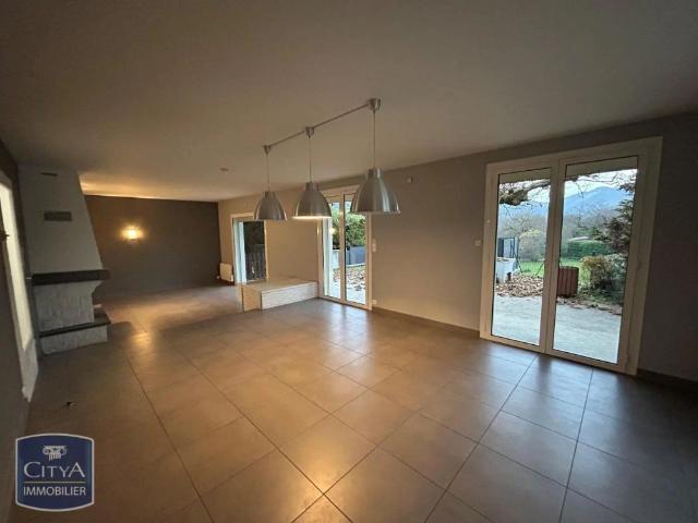 Maison à louer 6 pièces 193m²