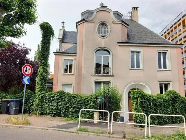 Local commercial de 400m² à Louer STRASBOURG NEUDORF !