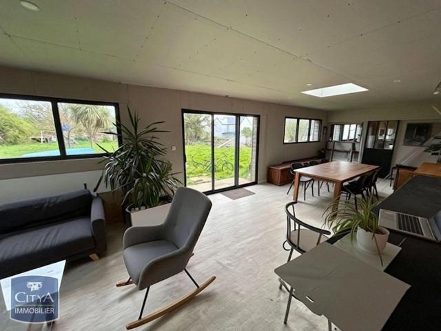 Maison à louer 7 pièces 202.2m²