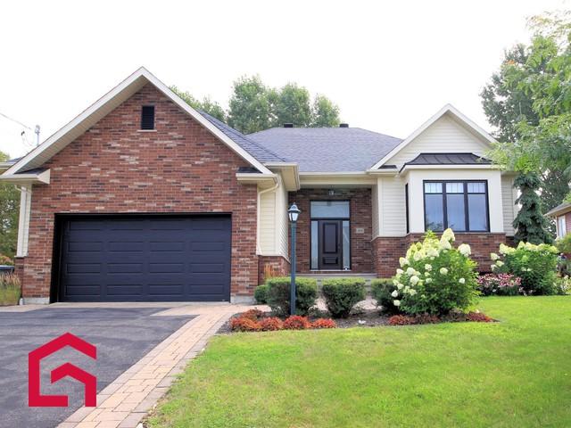 Maison à Louer 108,Rue de l'Aubergiste, Bromont 13 photos | Logis Québec