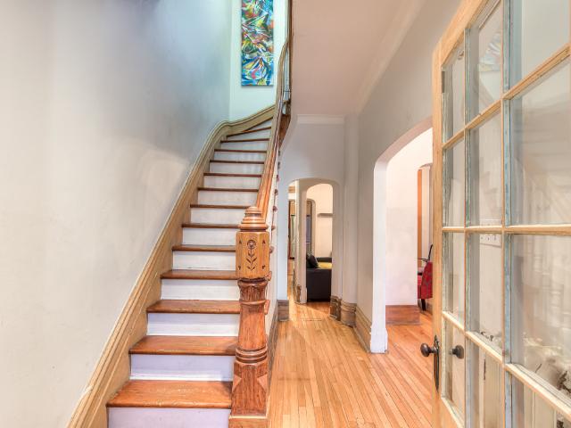 Maison à Louer 1198 st mathieu, Ville Marie Centre Ville, Vieux Montréal 24 photos | Logis Québec