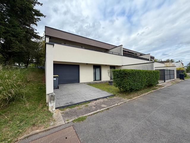 Maison à louer 121.04 m²