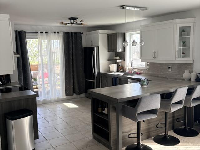 Maison à Louer 1385 Chanteclerc, Les Rivières Québec 11 photos | Logis Québec