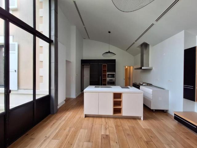 Maison à louer 204 m²