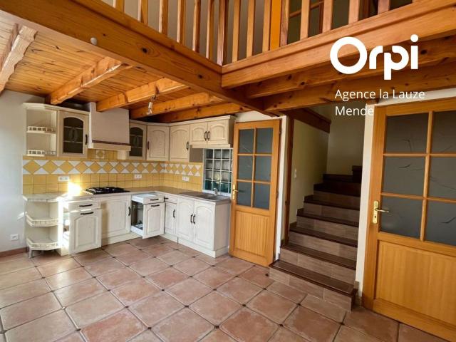 Location maison, m² T 2 à Mende, 795 €