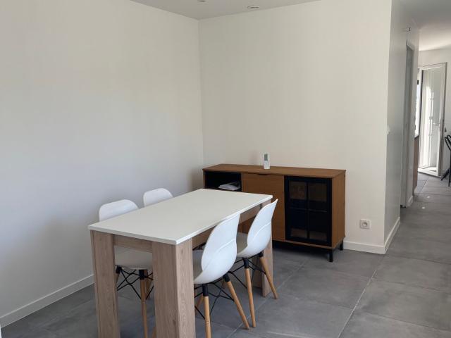 Location maison, m² T 2 à Talence, 910 €