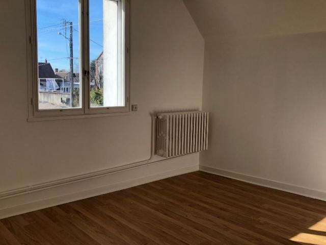 Location maison, m² T 3 à Saint Hilaire Saint Mesmin, 666 €