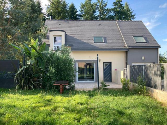 Maison à louer à Maen Roch 35460