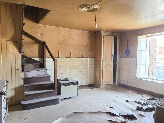 Maison à louer à Maizières, Grand Est, 35000€