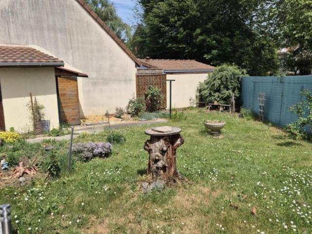 Maison à louer à Mans, Pays de la Loire, €
