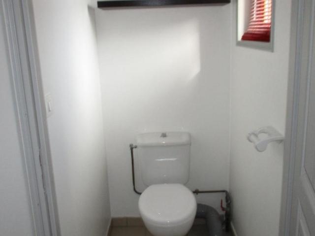 Maison à louer à Allennes les Marais, Hauts de France, €
