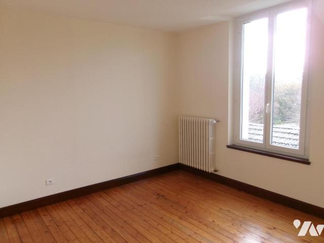 Maison à louer à Arcis sur Aube, Grand Est, €