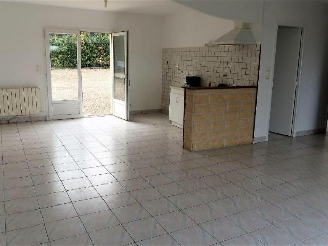 Maison à louer à Beaumont Saint Cyr, Nouvelle Aquitaine, 650€