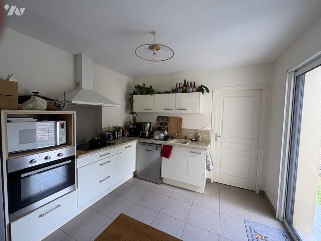 Maison à louer à Bessines, Nouvelle Aquitaine, 1022€