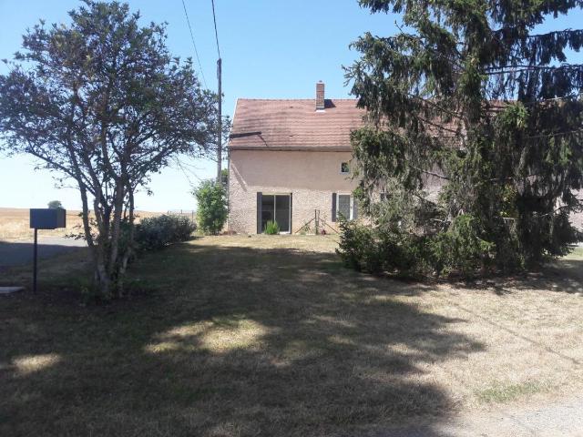 Maison à louer à Biozat 03800