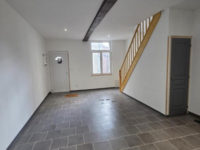 Maison à louer à Cambrai, Hauts de France, €