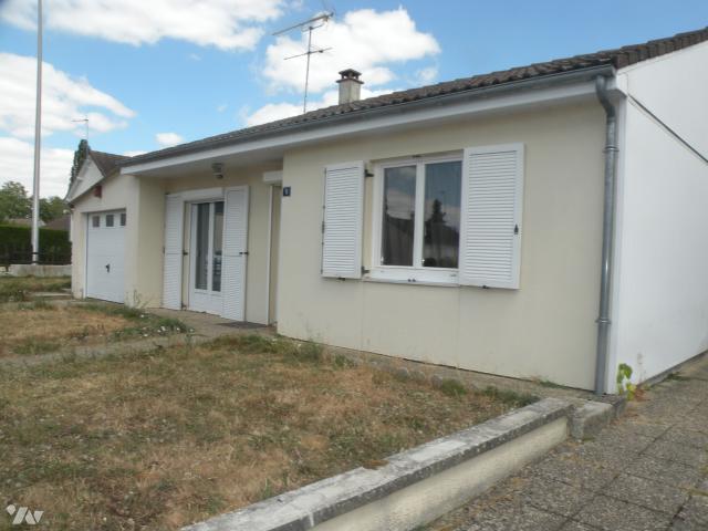 Maison à louer à Chapelle du Noyer, Centre Val de Loire, €