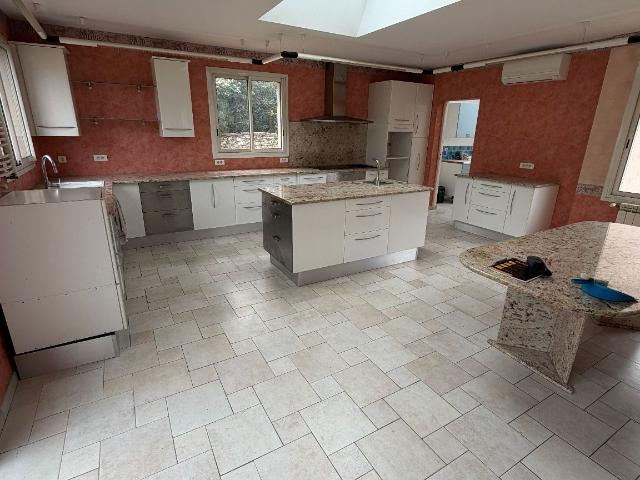 Maison à louer à Ciotat, Provence Alpes Côte d'Azur, 690000€