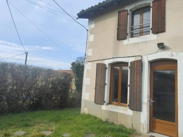 Maison à louer à Étagnac: confort et tranquillité