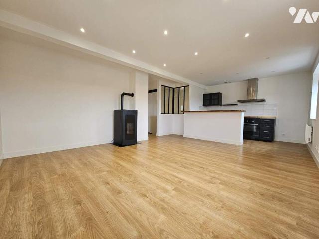 Maison à louer à Feillens, Auvergne Rhône Alpes, 1000€