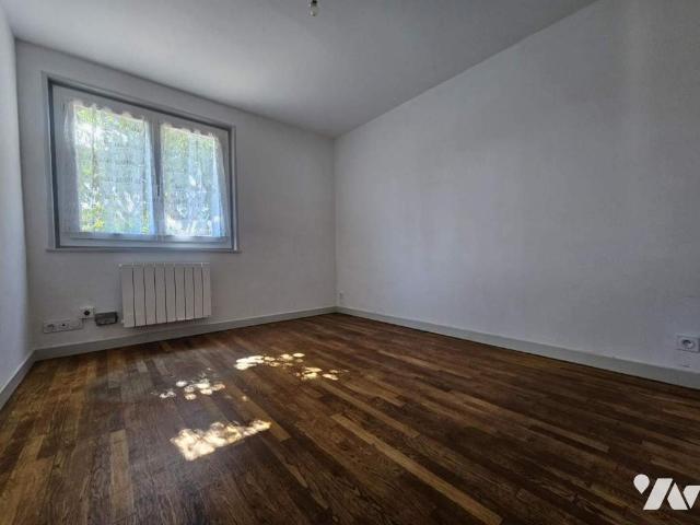 Maison à louer à Feillens, Auvergne Rhône Alpes, €