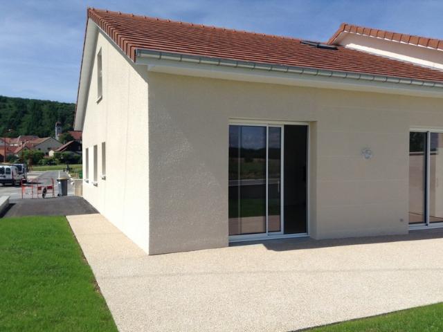 MAISON à louer à GENNES EST EXTERIEUR PROCHE 5 pièces REF 5180 GENNES