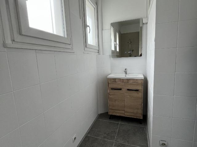 Maison à louer à Givors, Auvergne Rhône Alpes, €
