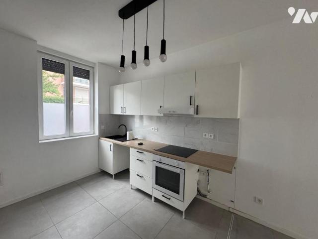 Maison à louer à Lambersart, Hauts de France, €