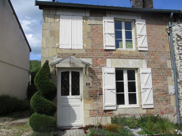 Maison à louer à Lametz, Grand Est, €