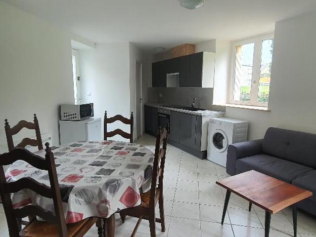 Maison à louer à Landivisiau, 2 pièces, 48m²
