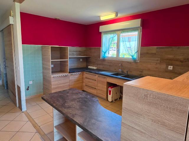 Maison à louer à Levier, Bourgogne Franche Comté, 280000€