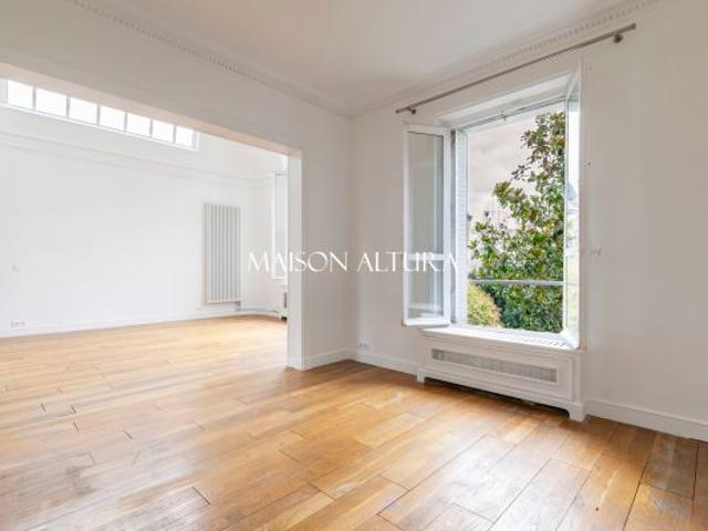 Maison à louer à Paris 16Ème