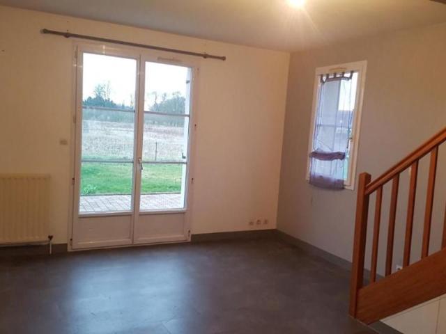 Maison à louer à Pezou, Centre Val de Loire, €