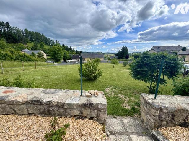 Maison à louer à Saint Alban sur Limagnole, Occitanie, €