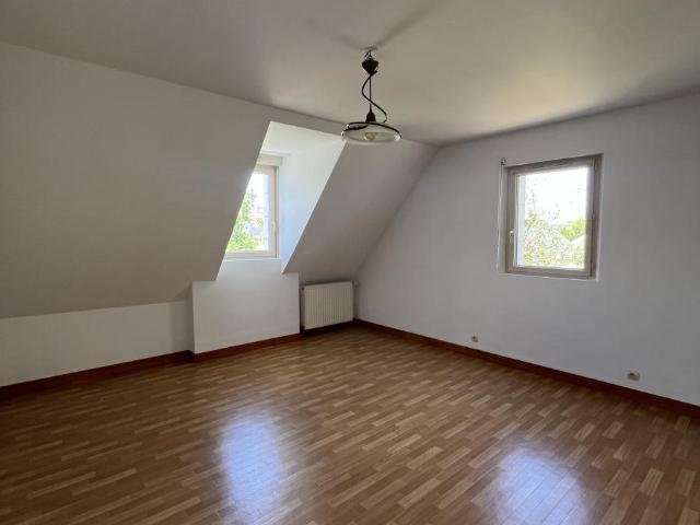Maison à louer à Saint Georges sur Loire, Pays de la Loire, €