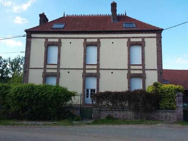 Maison à louer à Saint Germer de Fly, Hauts de France, €