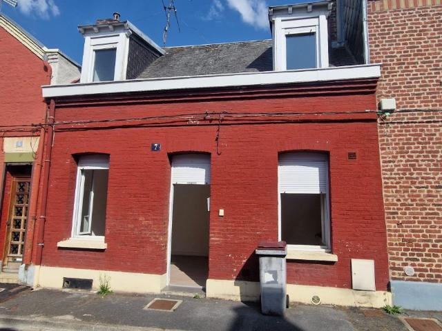 Maison à louer à Saint Quentin, Hauts de France, €