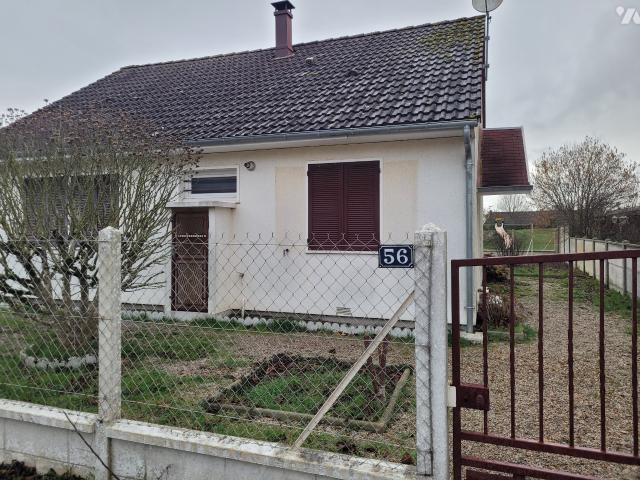 Maison à louer à Saint Rémy sur Avre, Centre Val de Loire, €